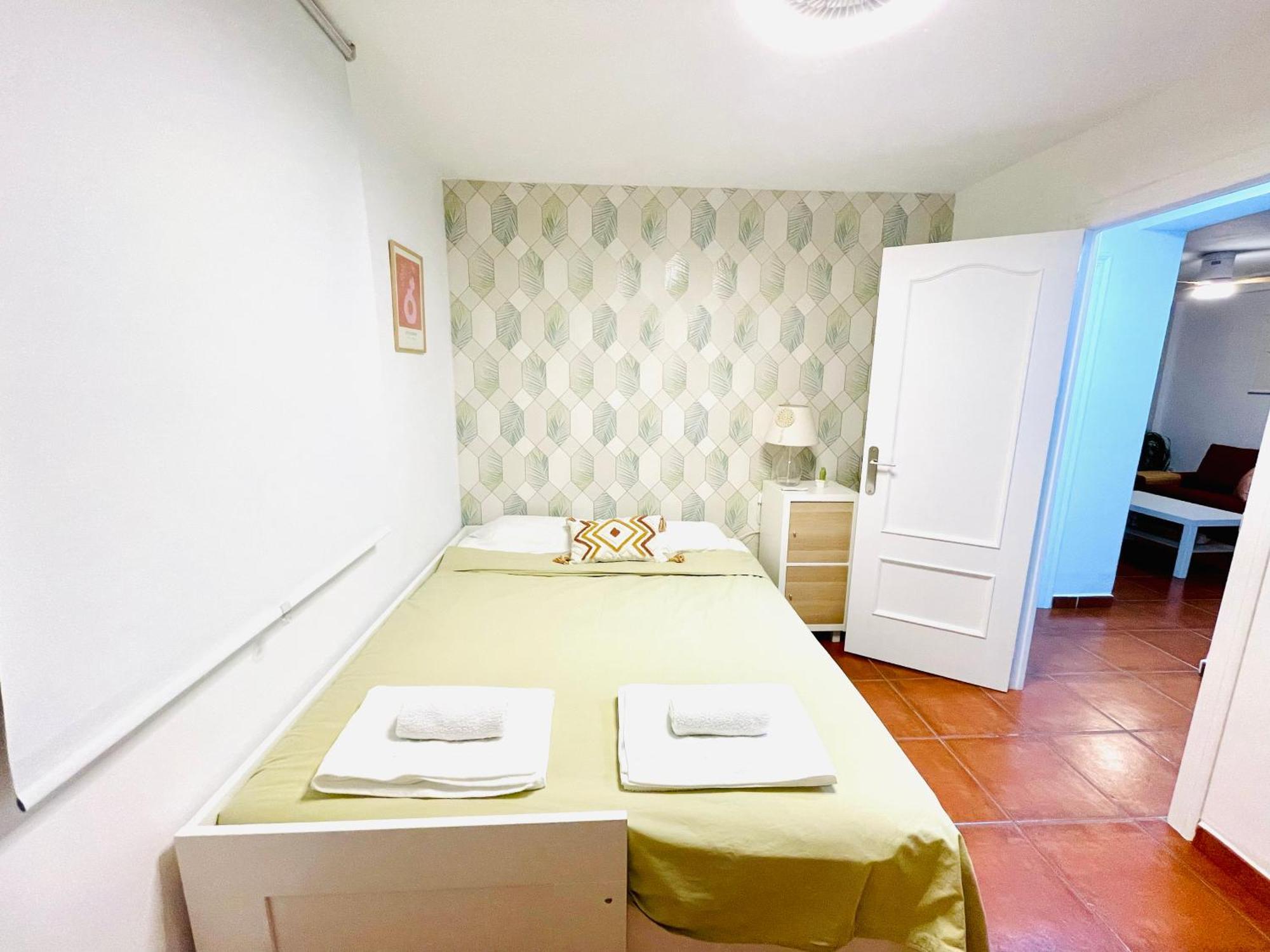 Welcome Malaga Bagian luar foto